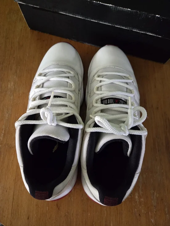 Air Jordan 11 Low "White Cherry" Mens Size 10.5 - Picture 4 of 9